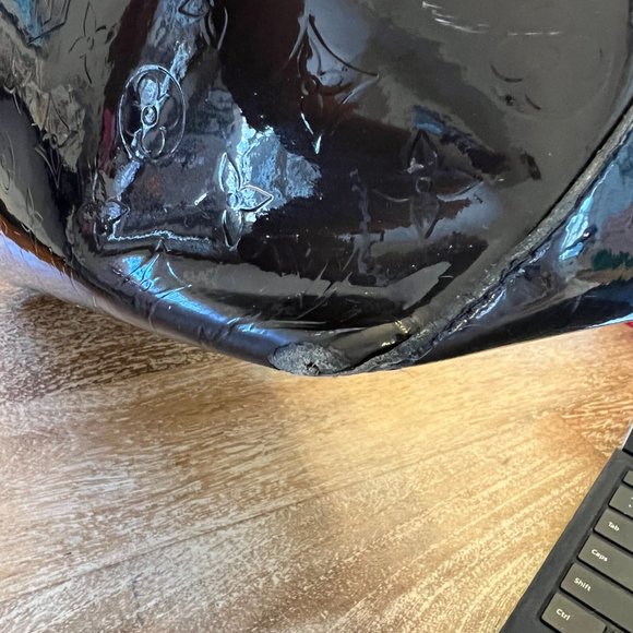 Louis Vuitton Monogram Vernis Wilshire GM - Picture 13 of 13